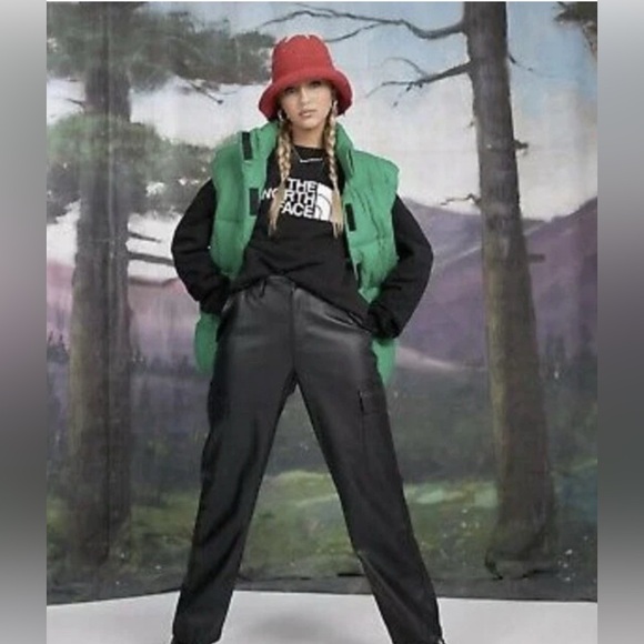 7 for all Mankind women’s Black Pleather Pants, Size S. EUC - Picture 2 of 8